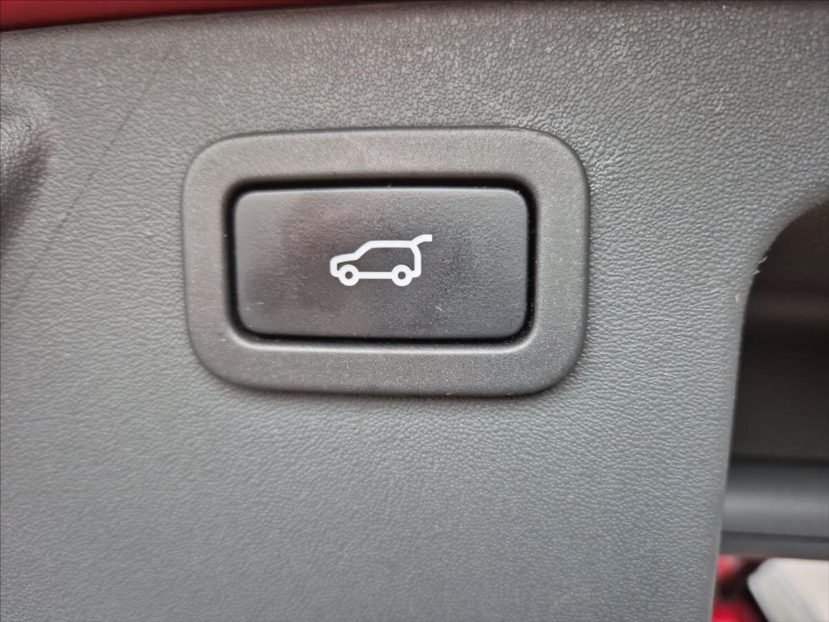 Land Rover Discovery Sport SUV 2,0 l 132 kw