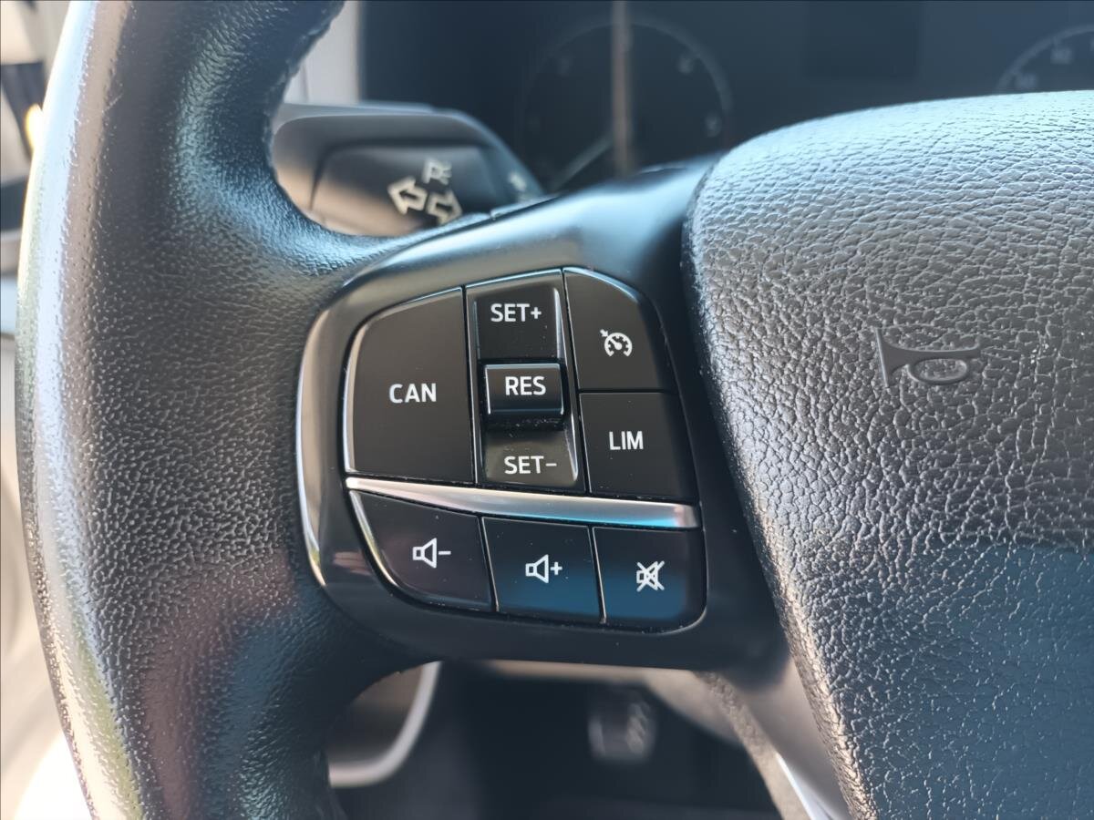 Ford Tourneo Custom VAN-Minibus 2,0 l 96 kw