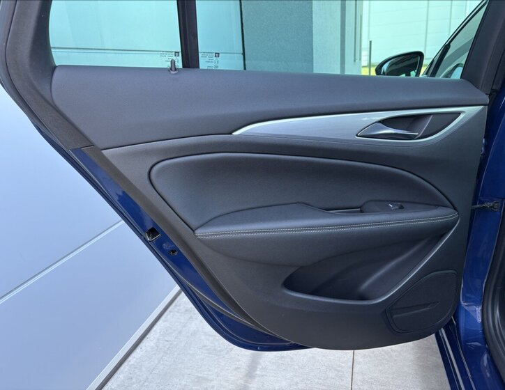 Opel Insignia Kombi 2,0 l 128 kw