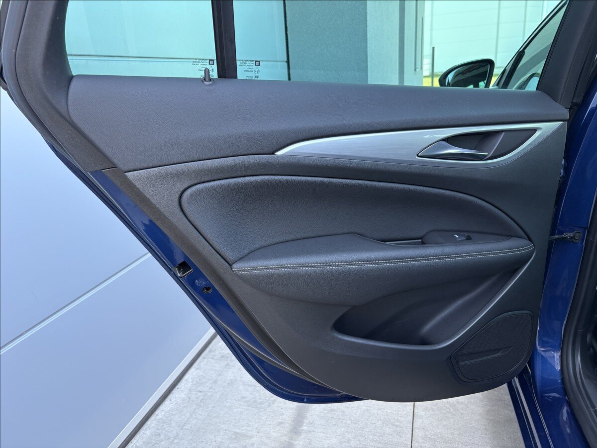 Opel Insignia Kombi 2,0 l 128 kw