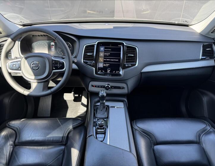 Volvo XC90 13