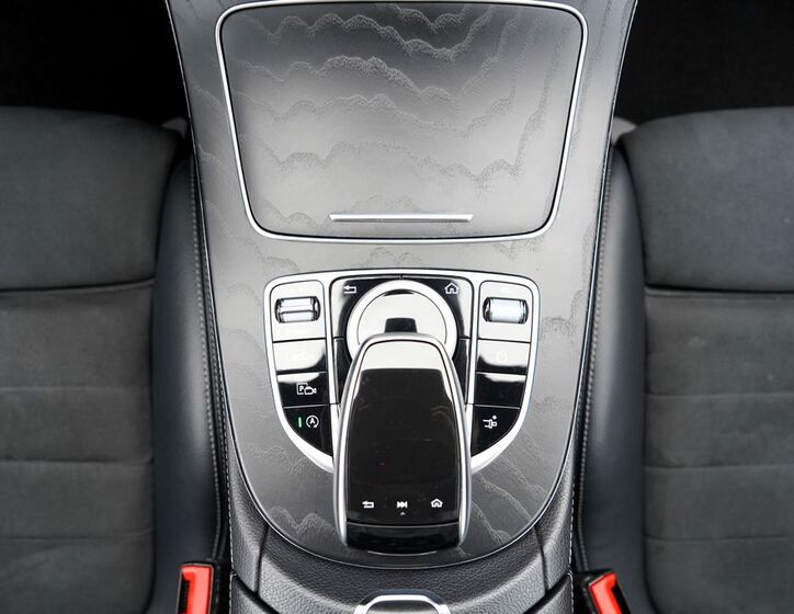 Mercedes-Benz Třídy E 27