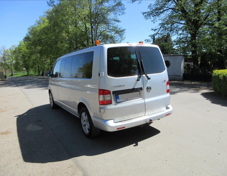Volkswagen Caravelle Kombi 2,5 l 128 kw