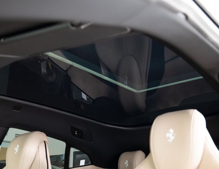 Ferrari Ostatní SUV / Terénní 6,5 l 529 kw