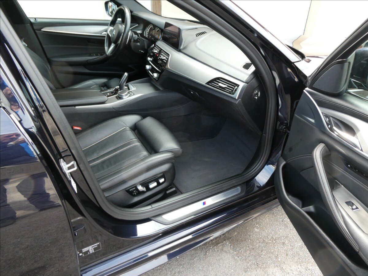 BMW Řada 5 Kombi 3,0 l 235 kw