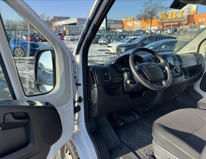 Opel Movano Skříň 2,2 l 103 kw