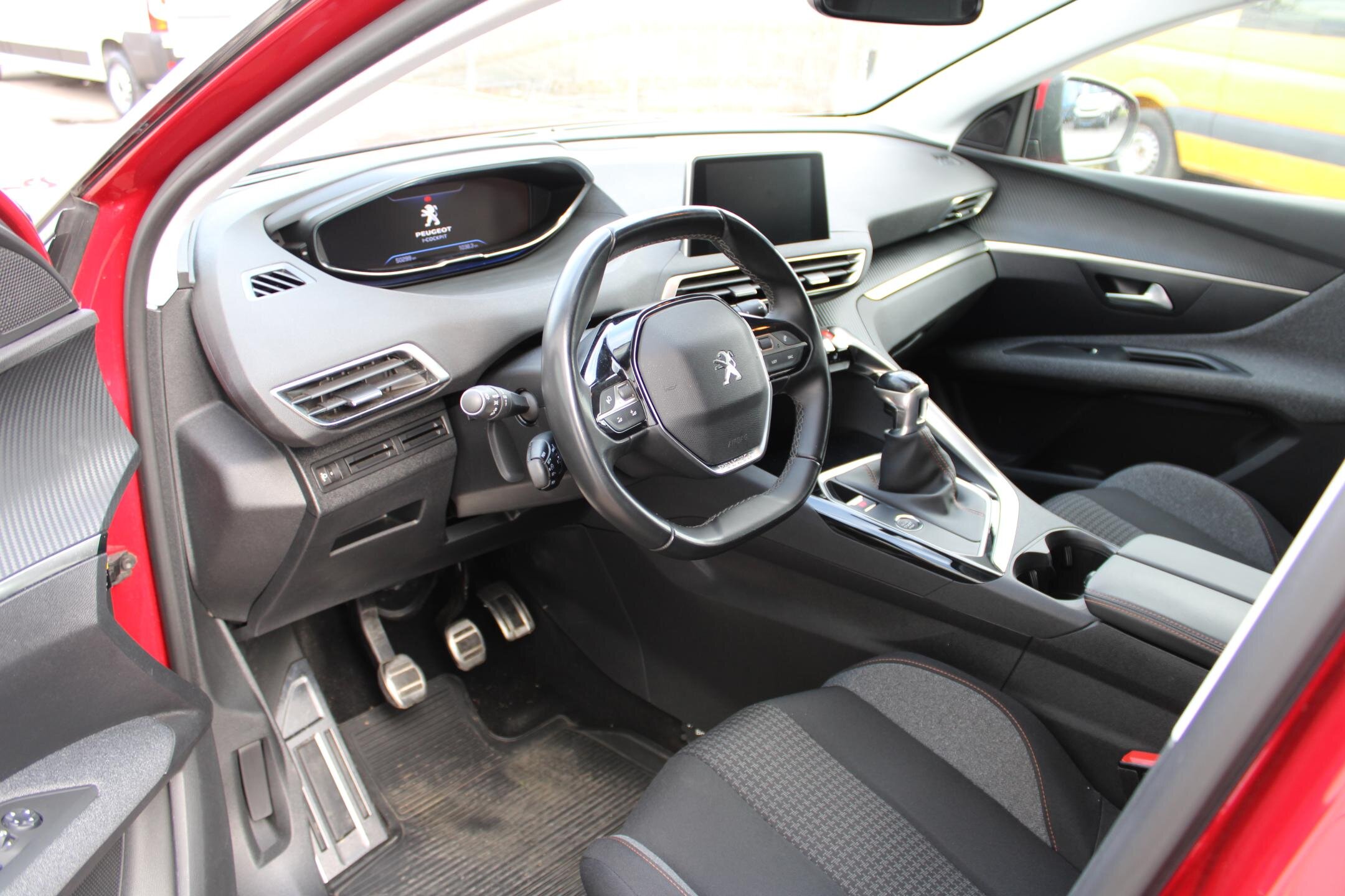 Peugeot 3008 SUV / Terénní 1,5 l 96 kw