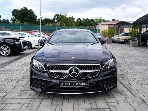 Mercedes-Benz Třídy E Kupé 2,0 l 180 kw
