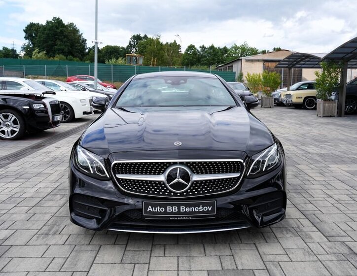 Mercedes-Benz Třídy E Kupé 2,0 l 180 kw