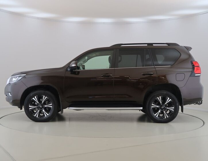 Toyota Land Cruiser 8