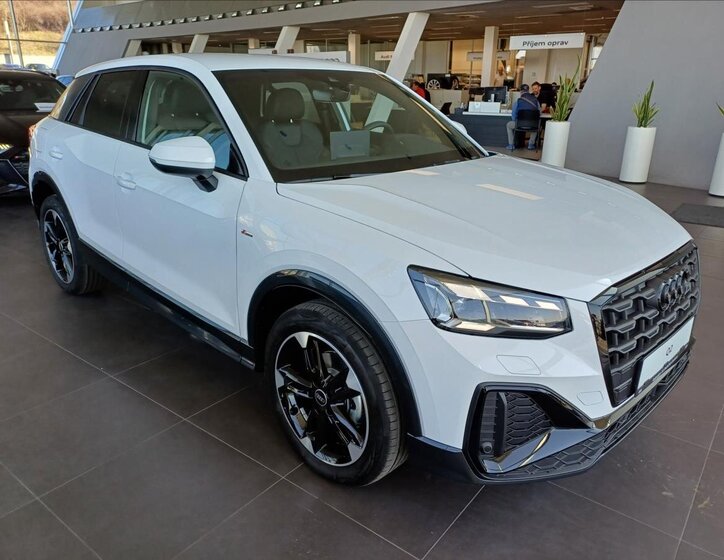 Audi Q2 3