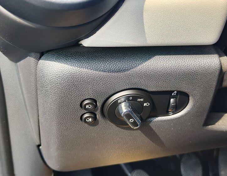 Mini Cooper Hatchback 1,5 l 85 kw