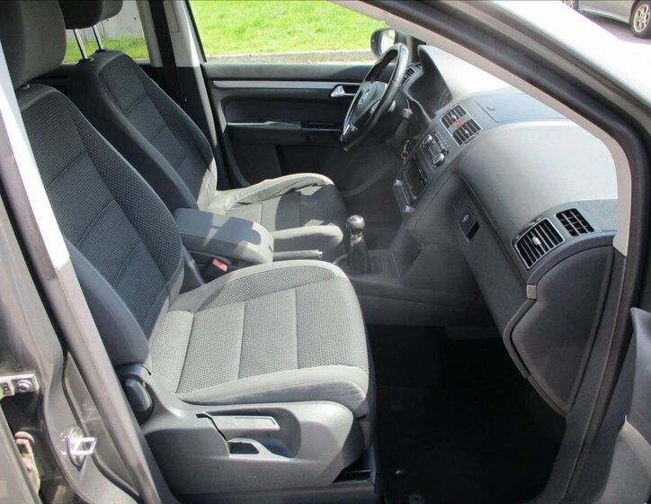 Volkswagen Touran 12