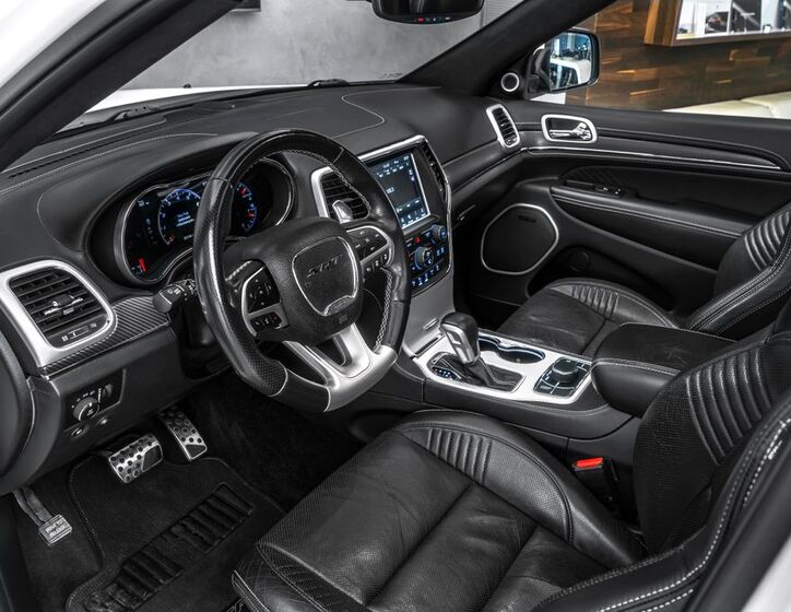 Jeep Grand Cherokee 16