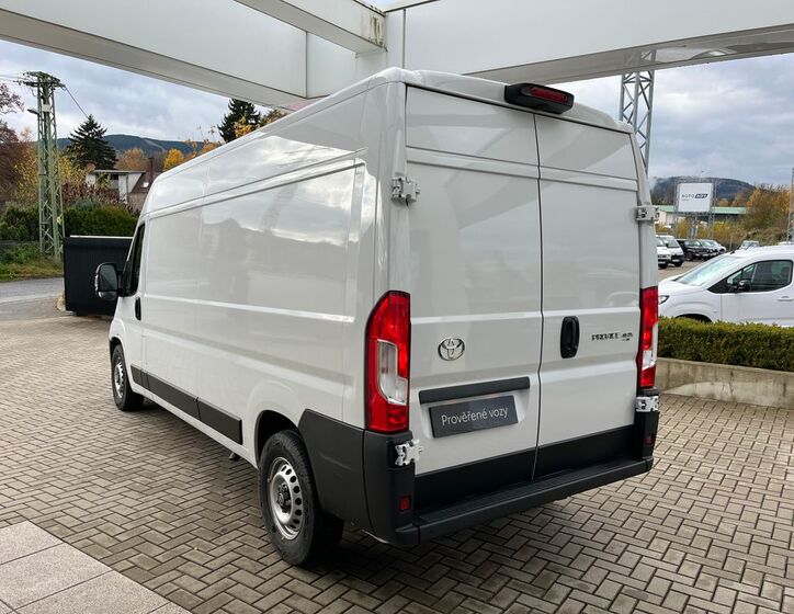 Toyota Proace Max 4