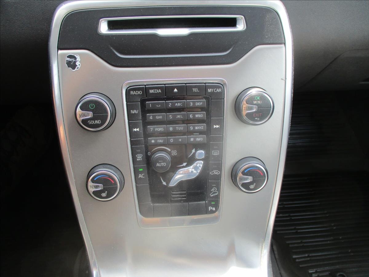 Volvo XC70 Kombi 2,4 l 120 kw