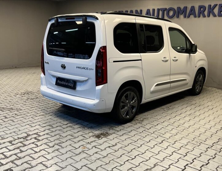 Toyota ProAce City Verso MPV 1,5 l 96 kw