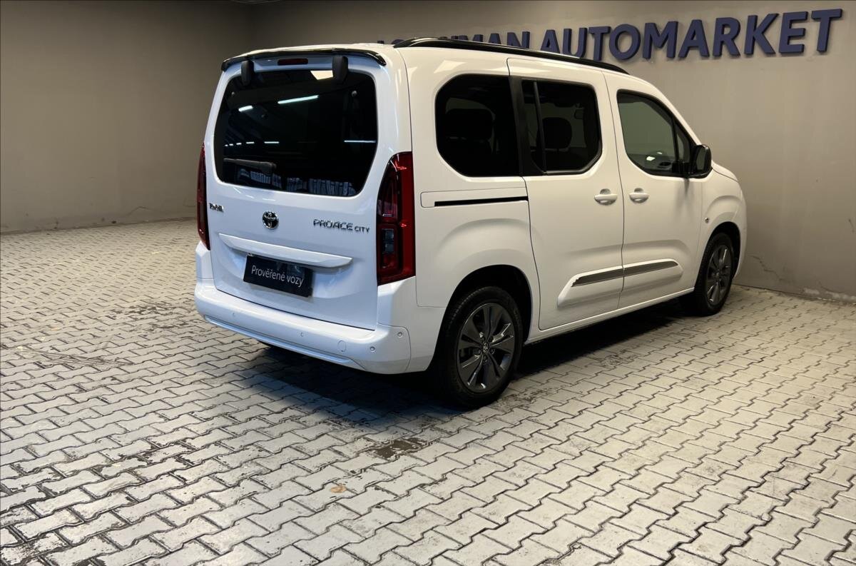 Toyota ProAce City Verso MPV 1,5 l 96 kw