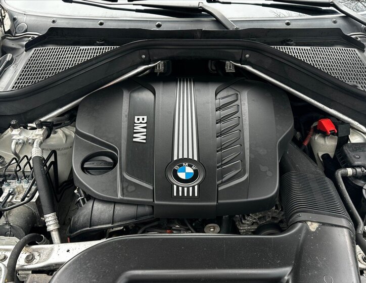 BMW X5 Kombi 3,0 l 180 kw