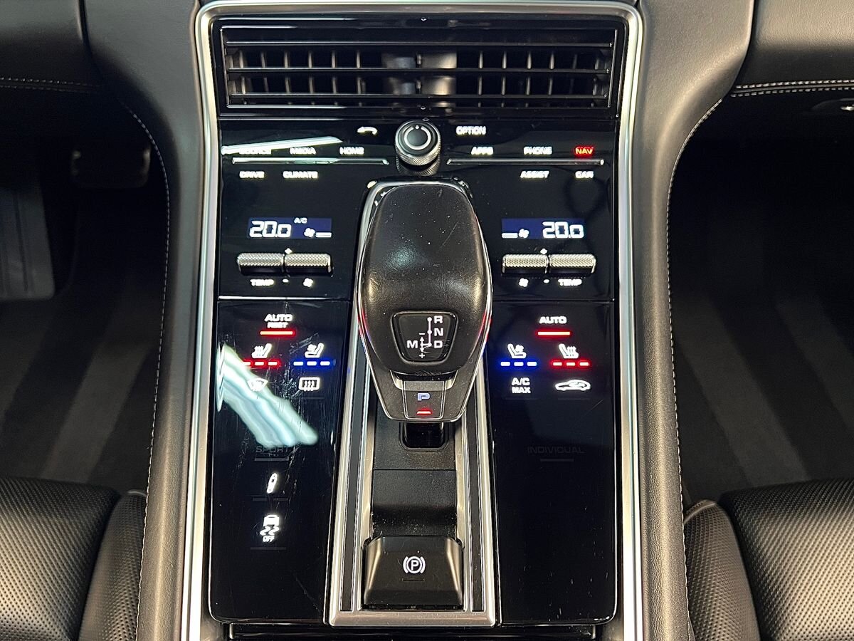 Porsche Panamera Liftback 4,0 l 310 kw