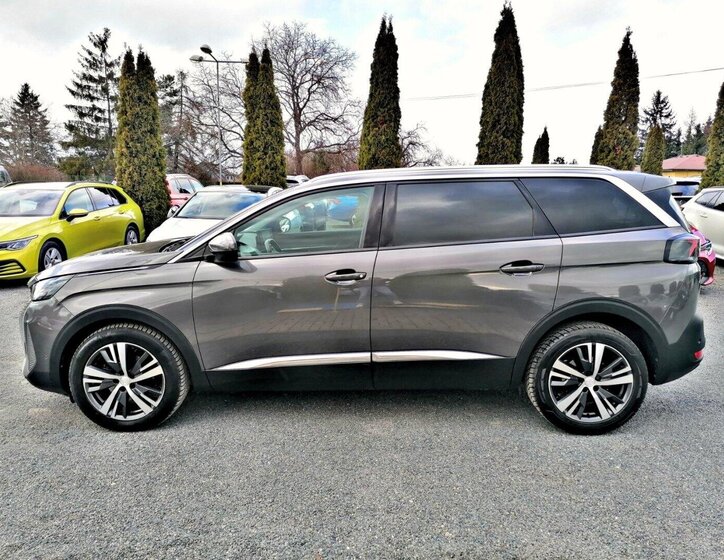 Peugeot 5008 SUV / Terénní 1,5 l 96 kw