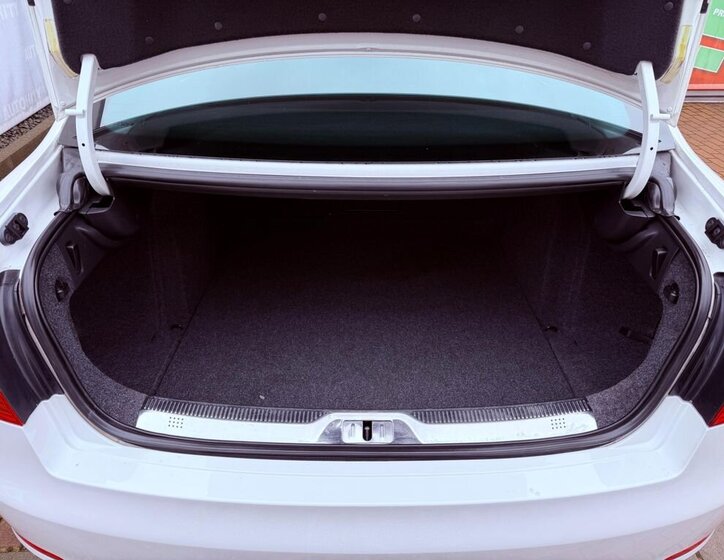 Škoda Superb Sedan 2,0 l 103 kw