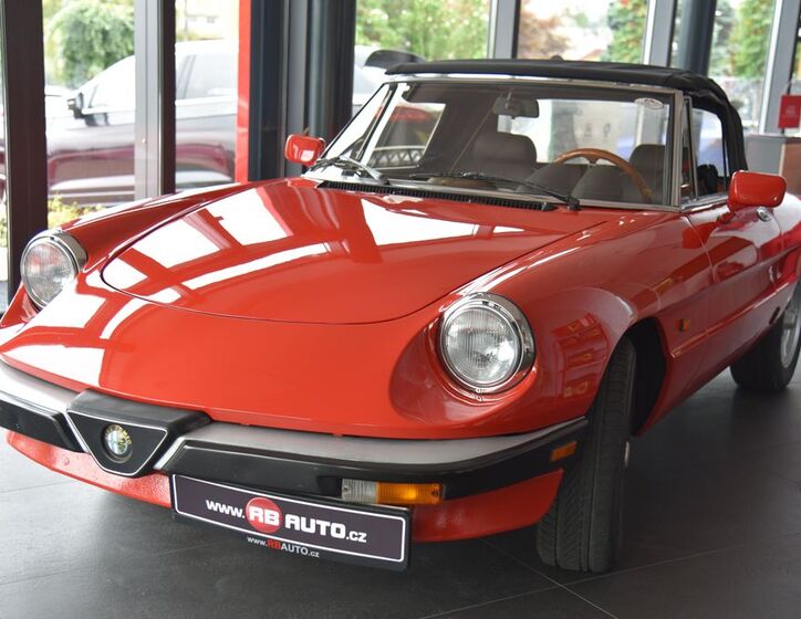 Alfa Romeo Spider 5