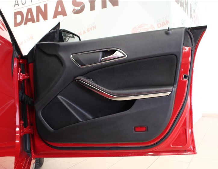 Mercedes-Benz CLA 11