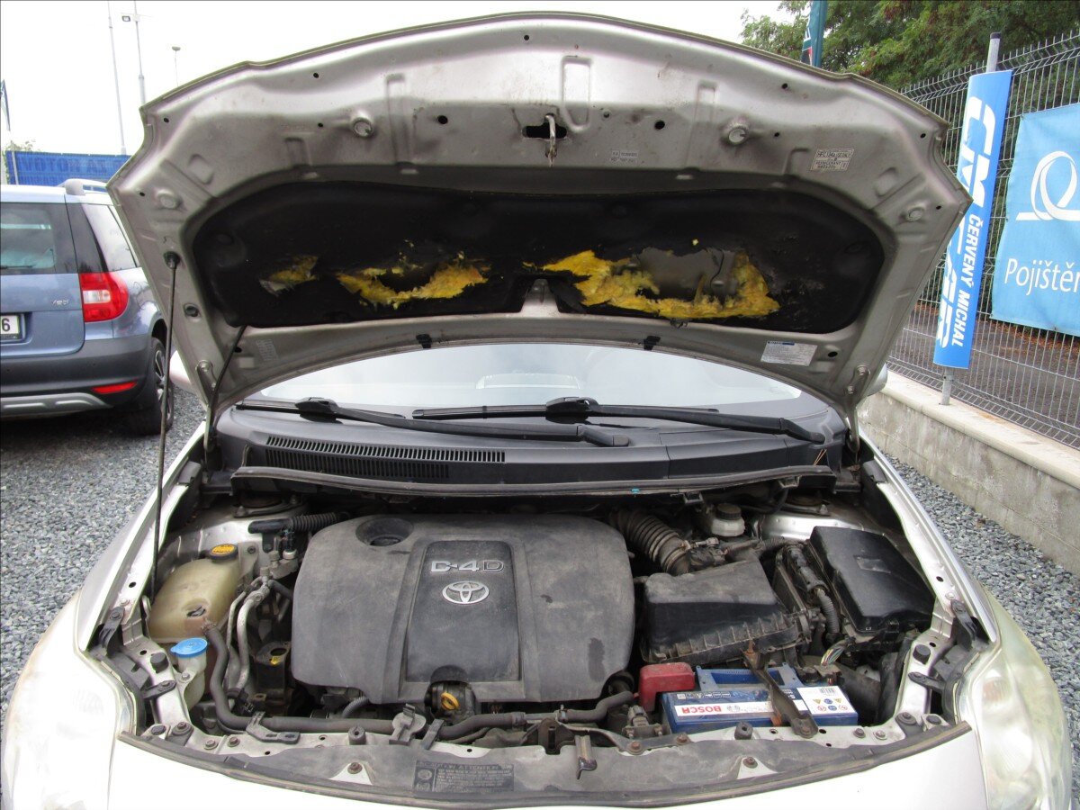 Toyota Auris Hatchback 1,4 l 66 kw