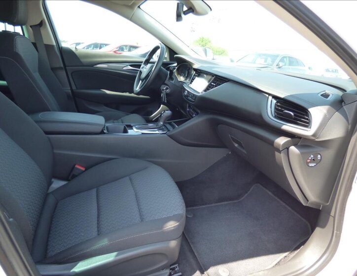 Opel Insignia Hatchback 2,0 l 125 kw