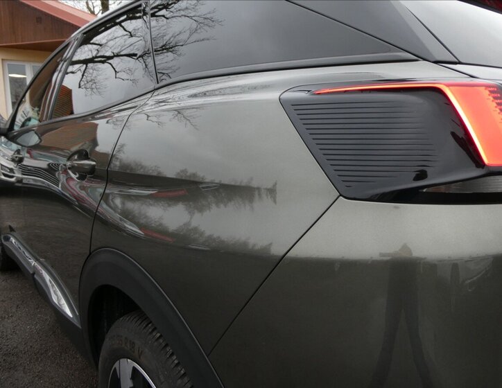 Peugeot 3008 SUV 1,6 l 121 kw