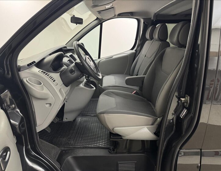 Opel Vivaro Kombi 2,0 l 84 kw