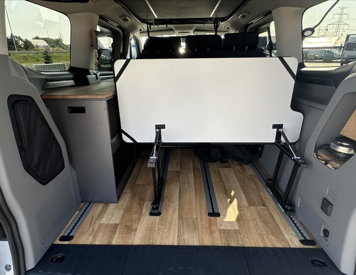 Ford Tourneo Custom 16