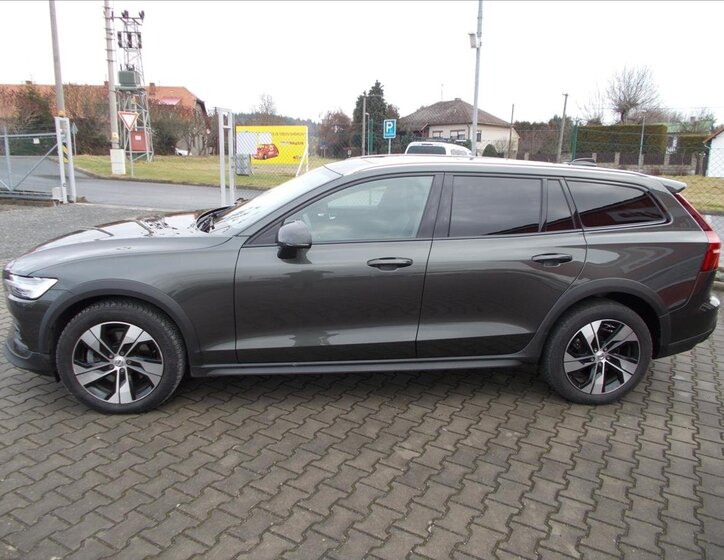 Volvo V60 Kombi 2,0 l 145 kw