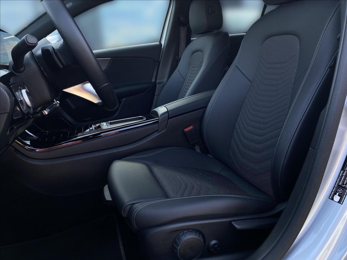 Mercedes-Benz Třídy A Hatchback 1,3 l 120 kw