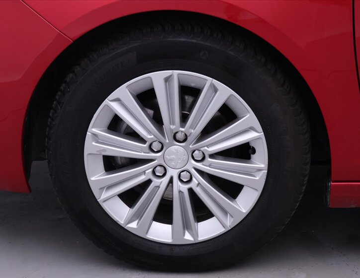 Peugeot 308 Kombi 1,2 l 96 kw