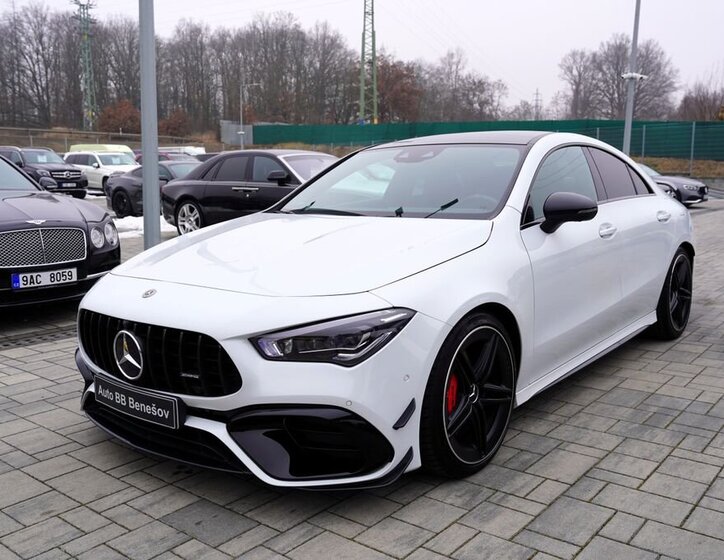 Mercedes-Benz CLA Sedan 2,0 l 340 kw