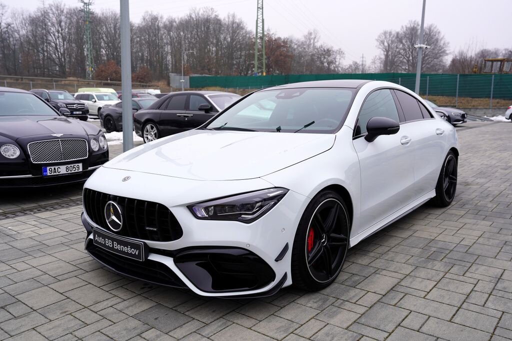Mercedes-Benz CLA Sedan 2,0 l 340 kw
