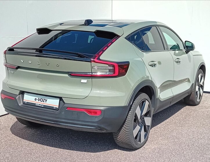 Volvo C40 Hatchback 0,0 300 kw