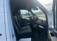 Mercedes-Benz Sprinter 13