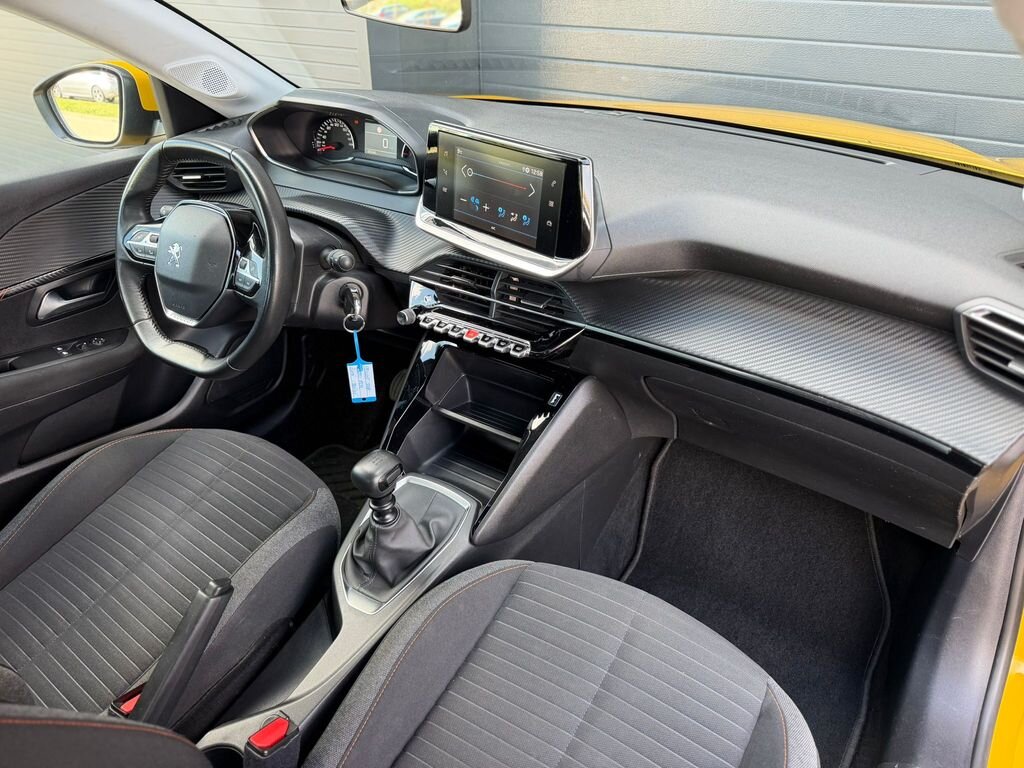 Peugeot 208 Hatchback 1,2 l 74 kw