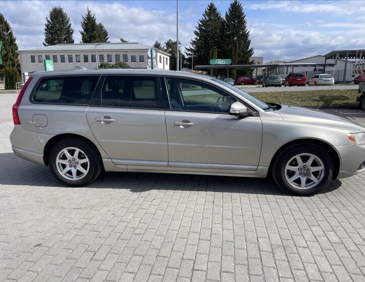 Volvo V70 Kombi 2,0 l 100 kw