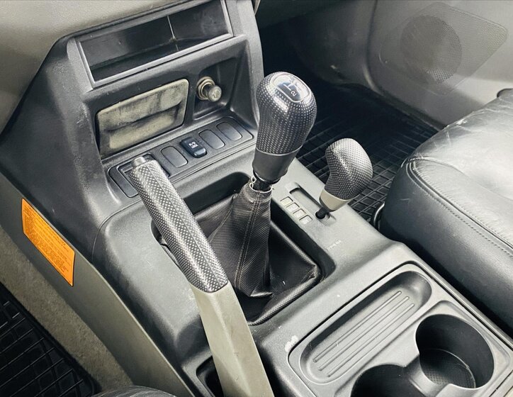 Mitsubishi Pajero SUV / Terénní 2,5 l 85 kw