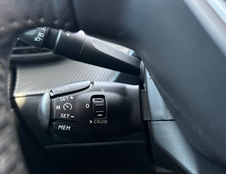 Peugeot 2008 SUV 1,2 l 74 kw