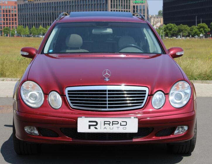 Mercedes-Benz Třídy E 8