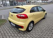 KIA Rio 7