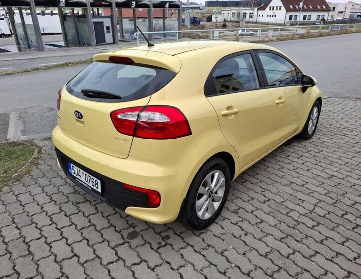 KIA Rio 7