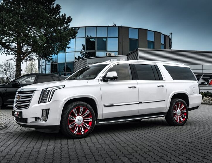 Cadillac Escalade SUV / Terénní 6,2 l 313 kw