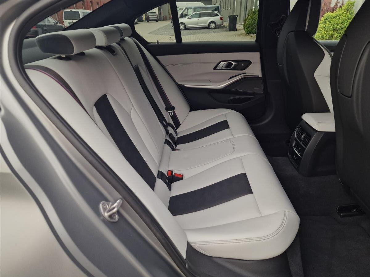 BMW M3 Sedan / Limuzína 3,0 l 390 kw