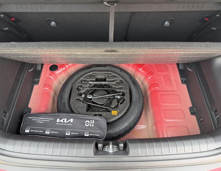 KIA Stonic CUV / Crossover 998,0 74 kw